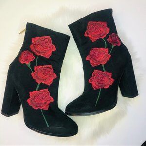 UO INTENTIONALLY BLANK Rose Embroidered Boots